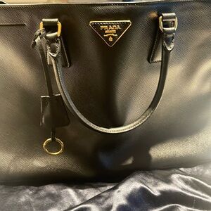 Prada Vit Daino leather bag